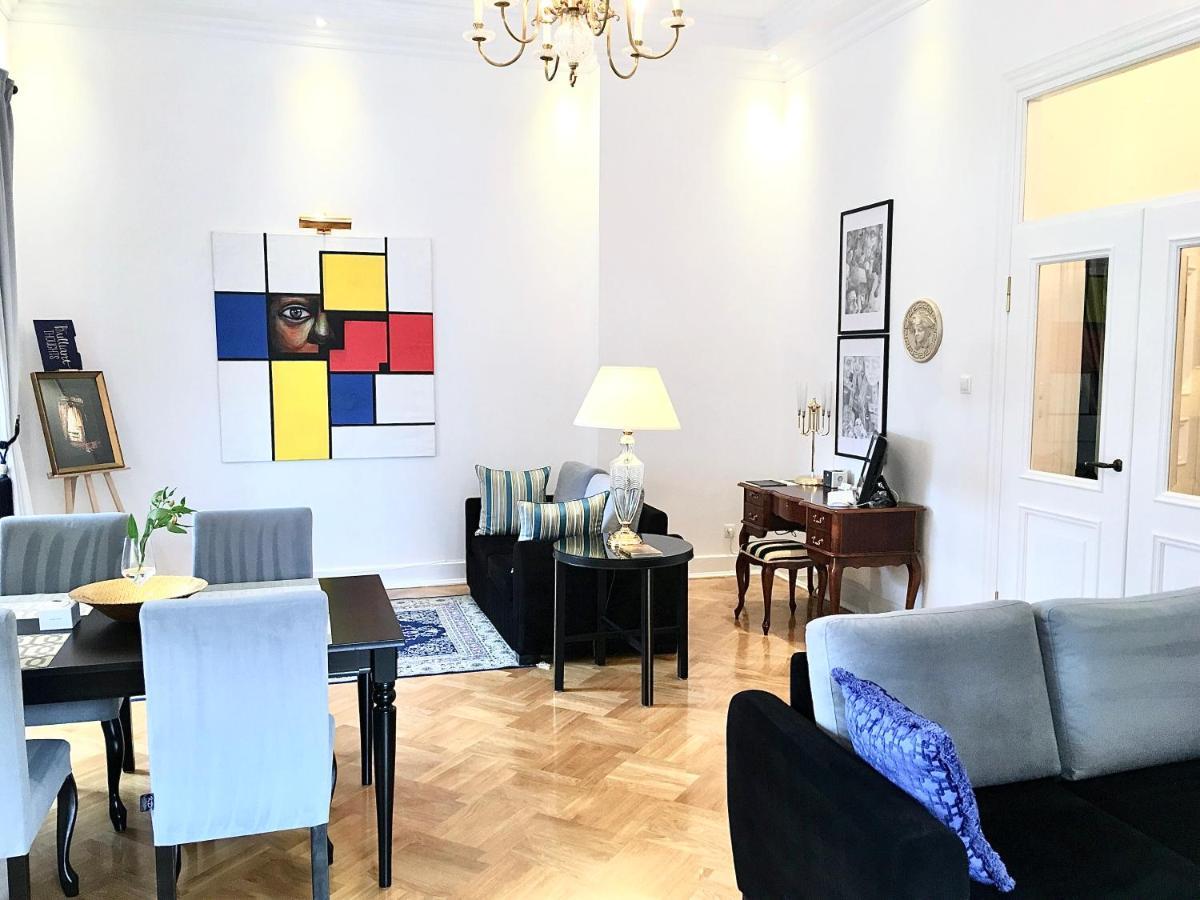Hotel apartamentowy Mondrian Luxury & Market Square I Warszawa