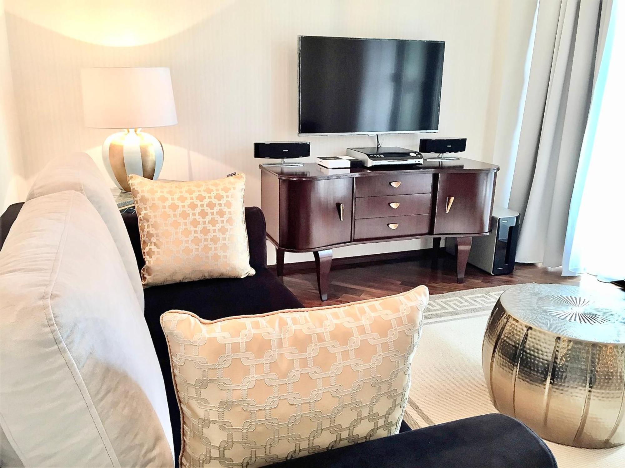 Mondrian Luxury & Market Square I 5* Warszawa