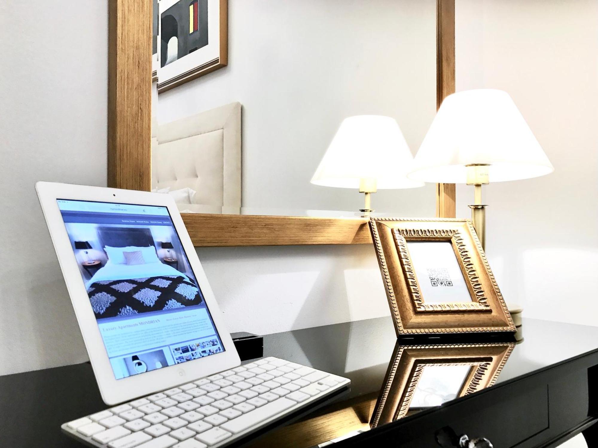 Mondrian Luxury & Market Square I 5* Warszawa