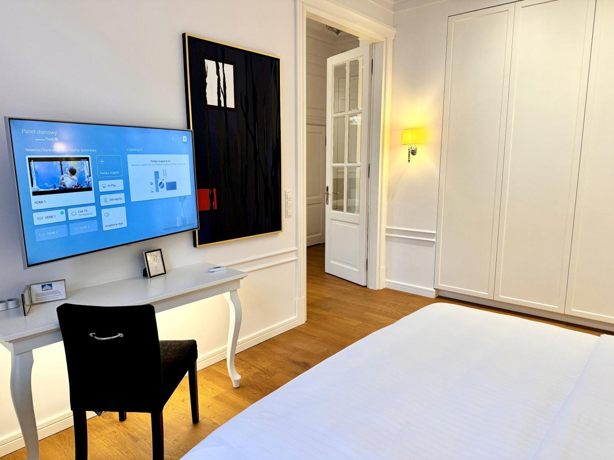 Hotel apartamentowy Mondrian Luxury & Market Square I 5*