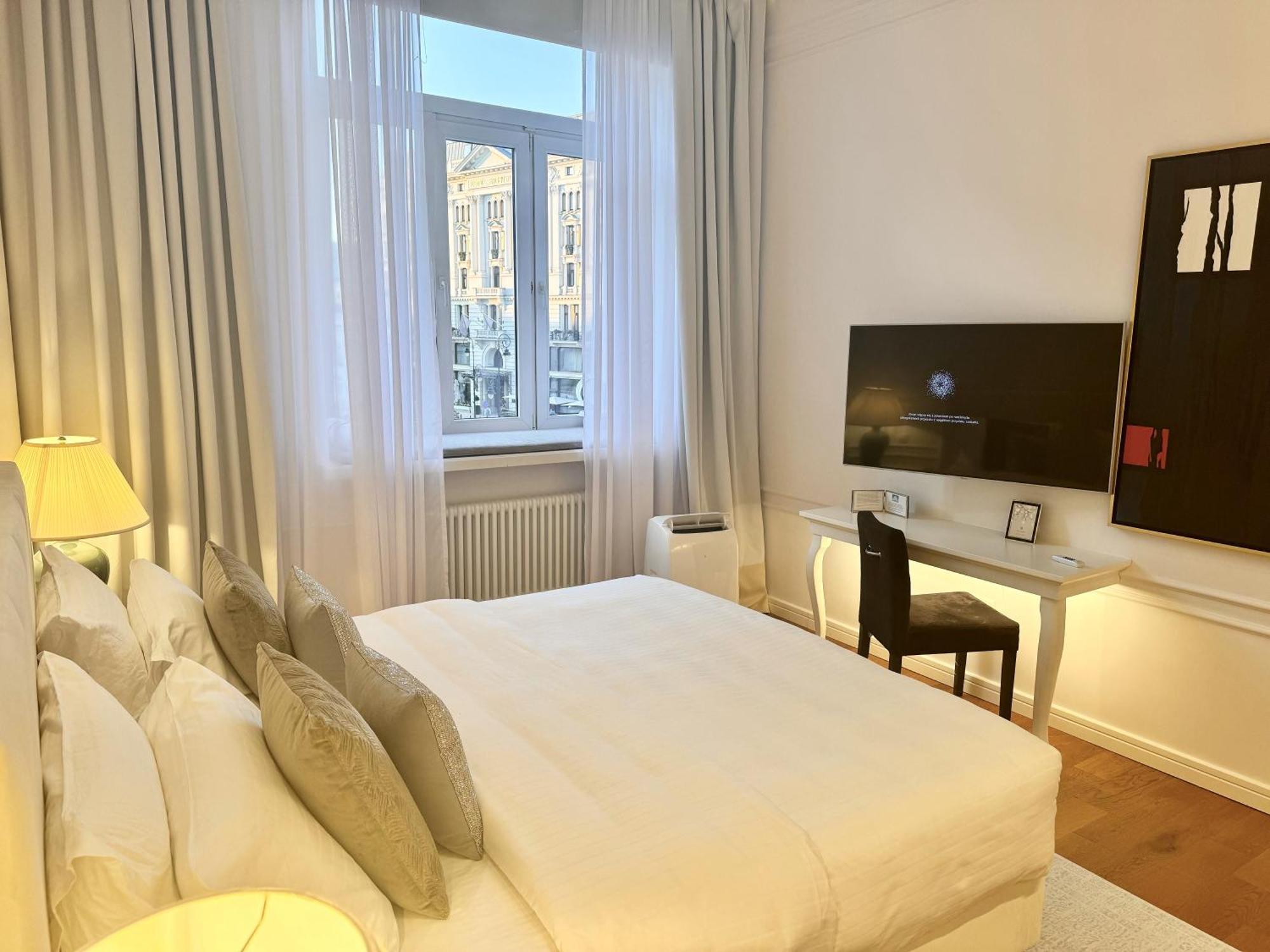 Mondrian Luxury & Market Square I 5* Warszawa